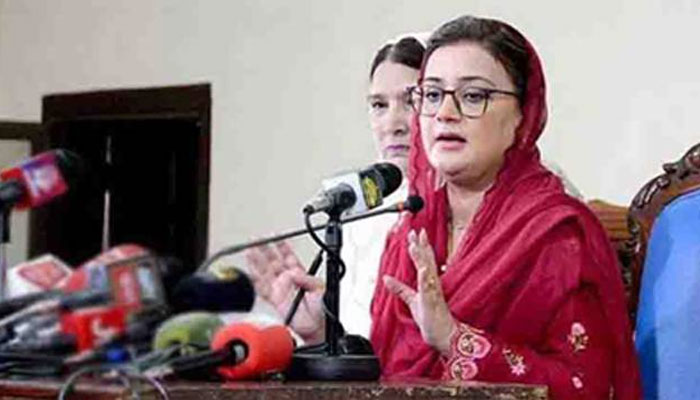 Punjab Information Minister Azma Bokhari addresses media persons. — APP/File